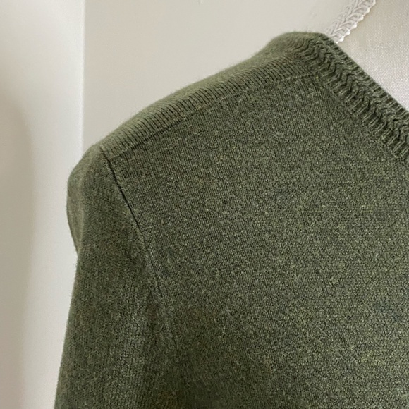 Banana Republic Green Lyocell Blend Button Long Sleeve Crew Neck Sweater- Sz-S - Picture 4 of 16